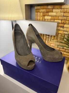 Stuart Weitzman Grey Suede Peep-Toe Heels | Size 6